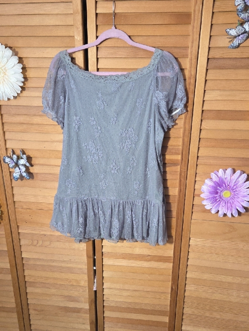 Torrid Gray lace ruched button-front peplum blouse - Picture 6 of 6